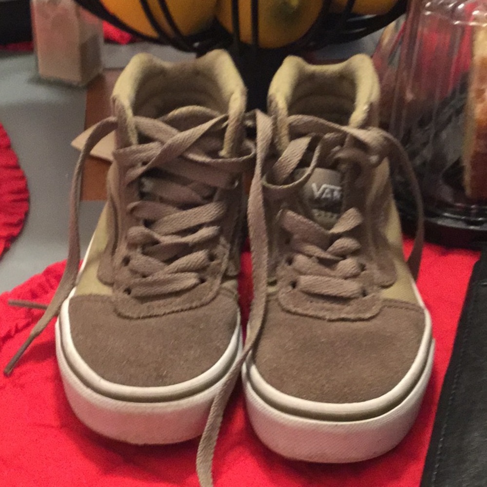 Vans - Picture 2 of 5